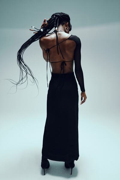 İlayda Karakus Siyah Cut-out Elbise
