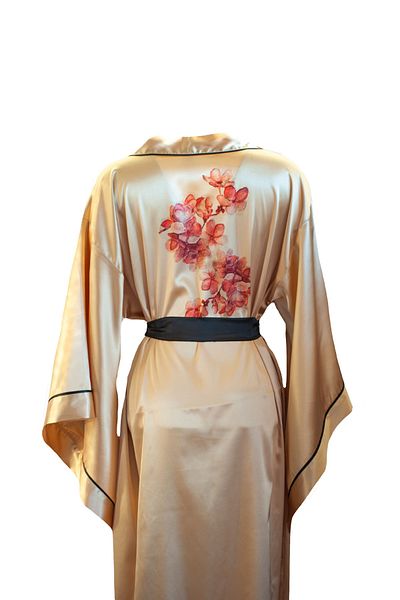 Mita Concept Rochie de toaletă cu mâneci liliac din satin cu nervuri negre de culoare aurie