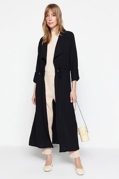 Trendyol Modest Schwarze Jacke mit Krawattendetail