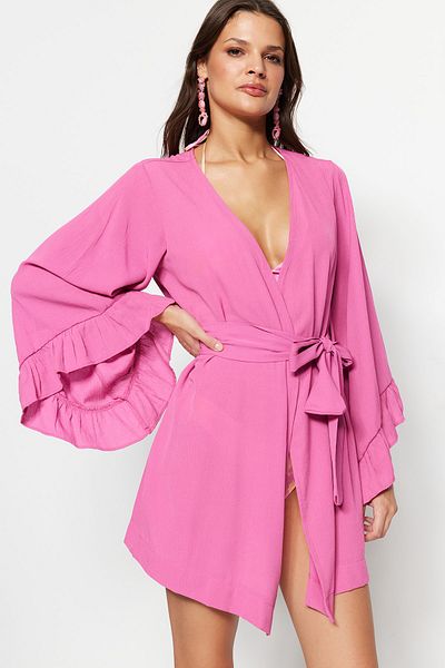 Trendyol Collection Rosafarbener Mini-Kimono und Kaftan aus gewebtem Schwungrad mit Gürtel TBESS21KM0002
