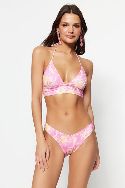 Trendyol Collection Batik Patterned V-Cut Normal Leg Bikini Bottom TBESS23BA00252