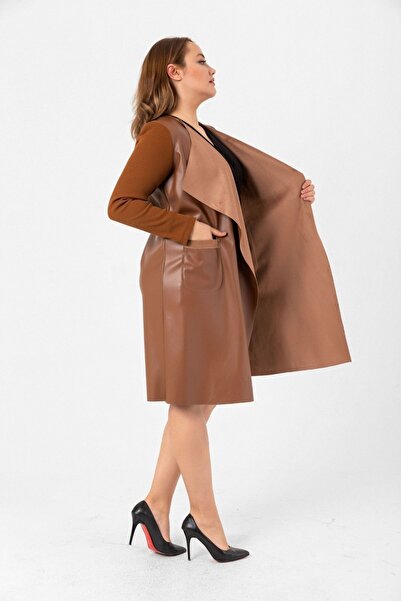 Laranor Καφέ Μεγάλο Μέγεθος Καμισόλα Μανίκι Λεπτομέρεια Ανοιχτόχρωμη Ζακέτα από ψεύτικο χοντρό δέρμα