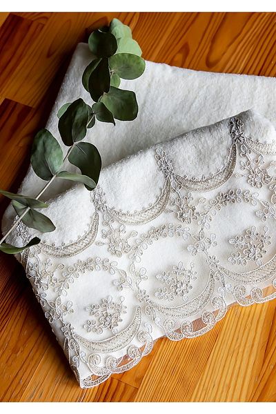 Çeyiz Bahçesi Πετσέτα χεριών και προσώπου Bella Velvet French Laced 50/90 cm