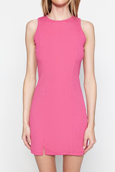 Trendyol Collection Fukszia hasított részletes testkúp/testhezálló kötőfék nyakú mini rugalmas kötött ceruza ruha TWOSS21EL1487