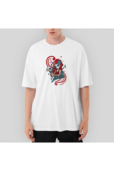 Z zepplin Model Fată Cu Tatuaj Roșu Desene Animat Tricou Alb Oversize