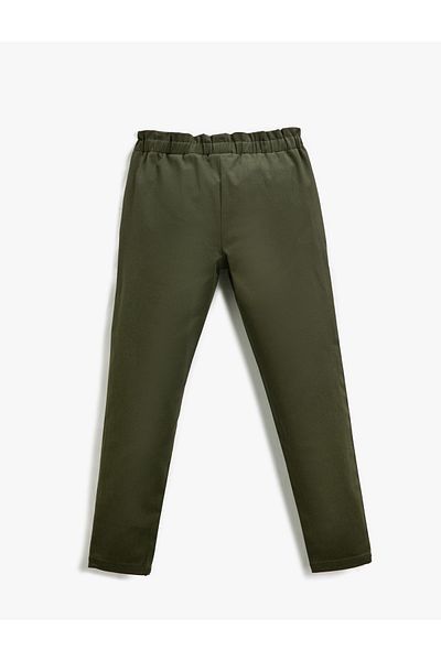 Koton Karottenhose aus Stoff mit Knopfdetail und Taschen