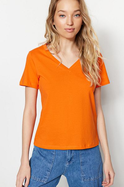 Trendyol Collection Orange-Sax Basic-Strick-T-Shirt mit V-Ausschnitt im 2er-Pack aus 100 % Baumwolle TWOSS23TS00002