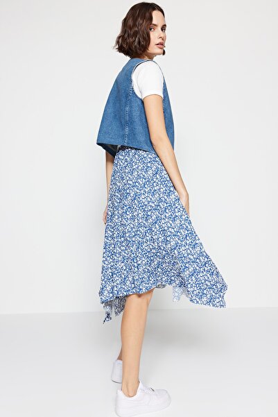 Trendyol Collection Indigově vzorovaná asymetrická sukně s vysokým pasem, elastická, pletená TWOAW20ET0440
