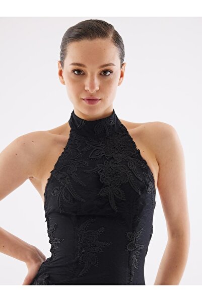 Juste Studio Чорна мереживна сукня міді з коміром-хомутом на спині