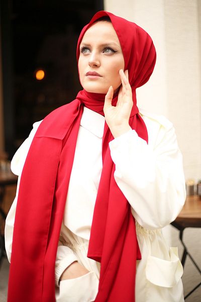 Stella Medina Silk Shawl 75x200 cm Red