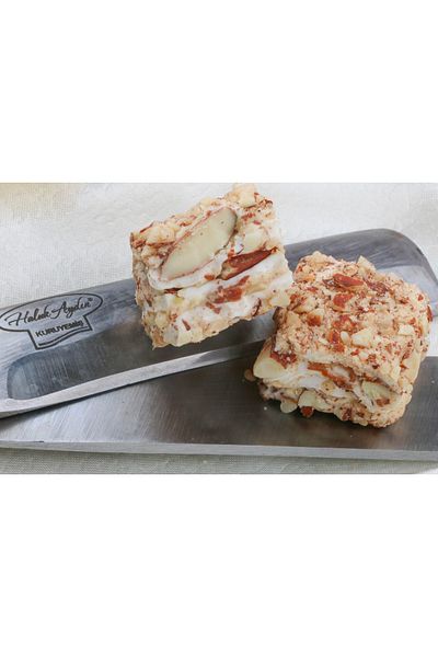 HALUK AYDIN KURUYEMİŞ Baklava Hazelnut Cream Almond Coated 700 Gr