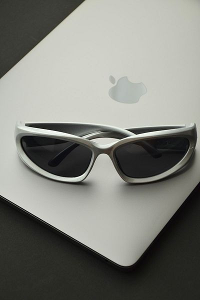 LOOKUP New Model Unisex Sunglasses - Sports Style, Silver Black, Image Style