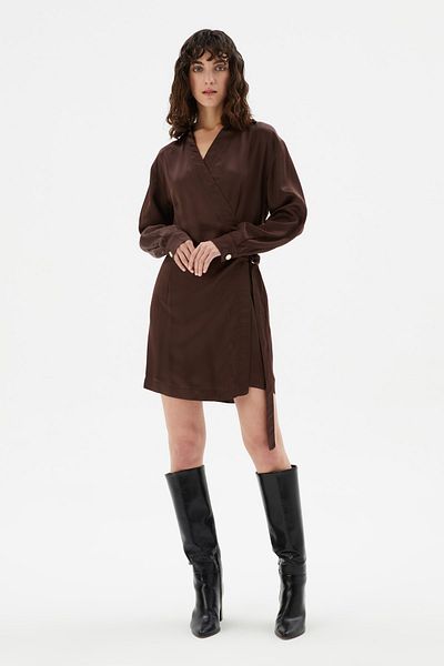 Love My Body Wickelkleid - Schnallendesign
