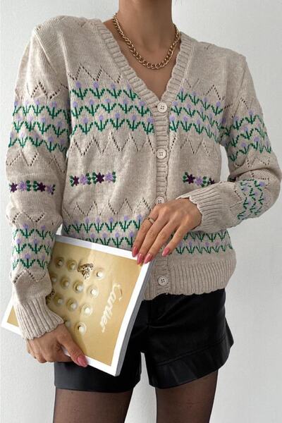 FEMELLE سترة نسائية منسوجة ذات مقاس قياسي باللون البيج ومخرمة ومطرزة بالزهور