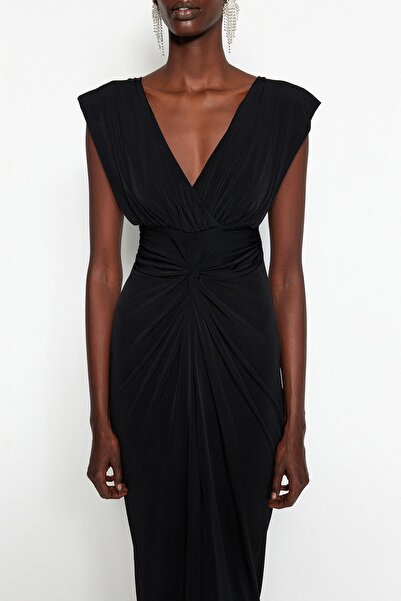 Trendyol Collection Černé detailní pletené dlouhé stylové večerní šaty noční promoce TPRSS22AE0034