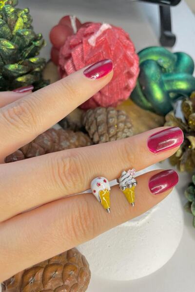 ELMATOLYE أقراط على شكل مخروط آيس كريم للنساء والفتيات لعيد الميلاد ورأس السن...