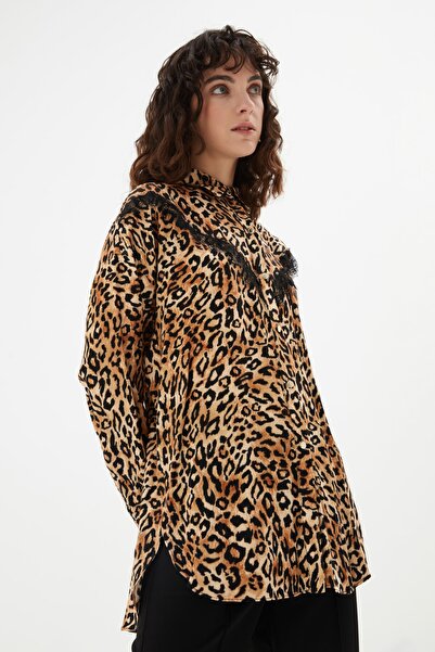Love My Body Dantel Detaylı Leopar Gömlek