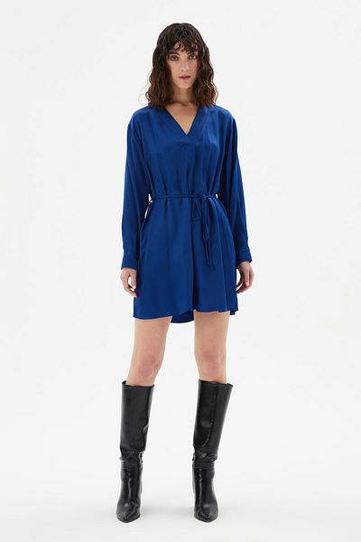 Love My Body Kleid mit V-Ausschnitt und Bindeband