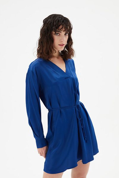 Love My Body Kleid mit V-Ausschnitt und Bindeband