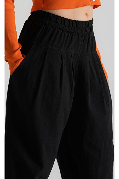RUBYSTARS Siyah Rahat Kesim Pileli Beli Paçası Lastikli %100 Pamuklu Pantolon