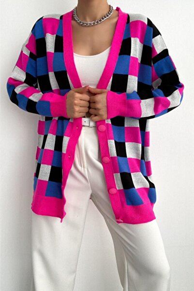 FEMELLE Women's V-Neck Standard Size Checkerboard Patterned Button Detailed Knitwear Cardigan