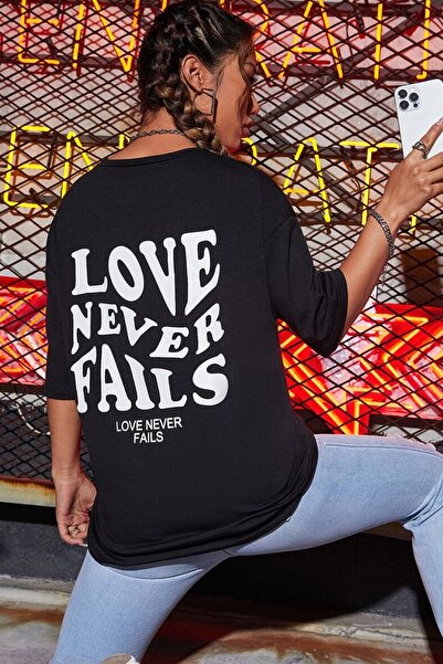 MELADYAN Love Never Fail Printed Unisex Oversize Black T-shirt