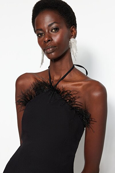 Trendyol Collection Tkané večerní šaty Black Otrish – krátké, podšité TPRSS23EL00206