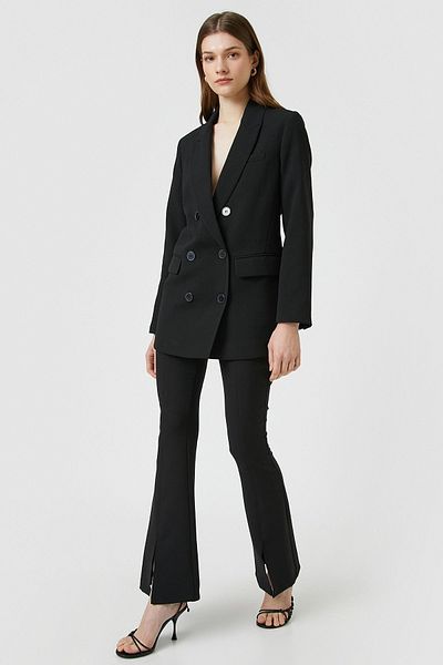 Koton Zweireihiger Damen-Blazer mit Pattentaschen und Details und Knöpfen 3sak50003uw