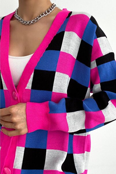 FEMELLE Women's V-Neck Standard Size Checkerboard Patterned Button Detailed Knitwear Cardigan