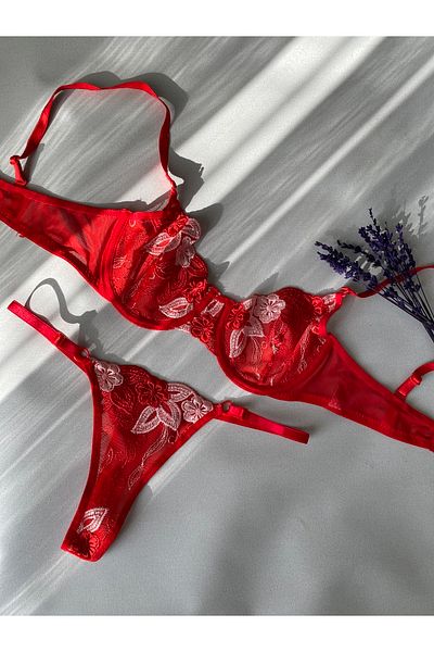 Otantik Tekstil Women's Sexy Fancy Lace Flower Detailed Design Set Underwear Set
