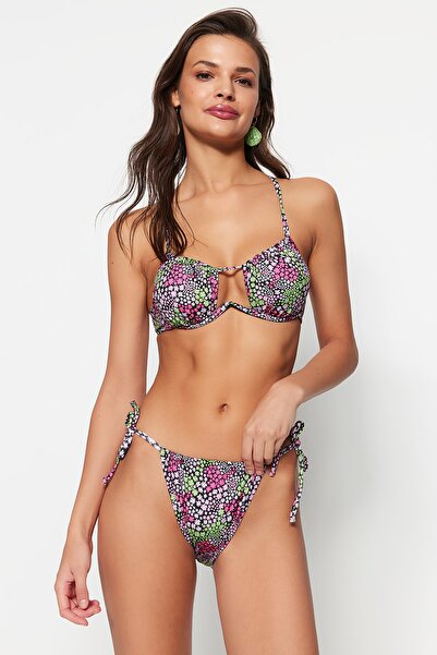 Trendyol Collection Virágmintás megkötős, magas lábú bikini alsó TBESS23BA00042