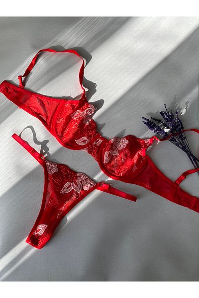 Otantik Tekstil Women's Sexy Fancy Lace Flower Detailed Design Set Underwear Set