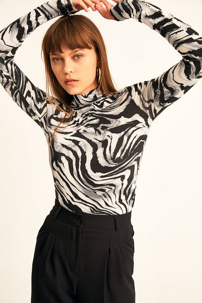 LACHT Women's Gray Wave Pattern Stand Collar Long Sleeve Blouse