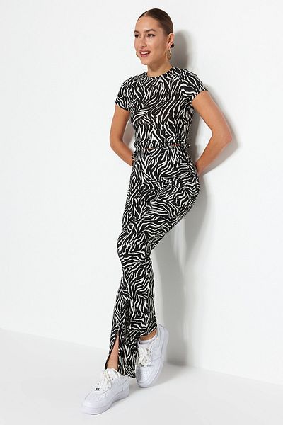 Trendyol Collection Dehnbare Strickhose mit hoher Taille – Zebramuster und Schlitzdetails TWOSS22PL0243