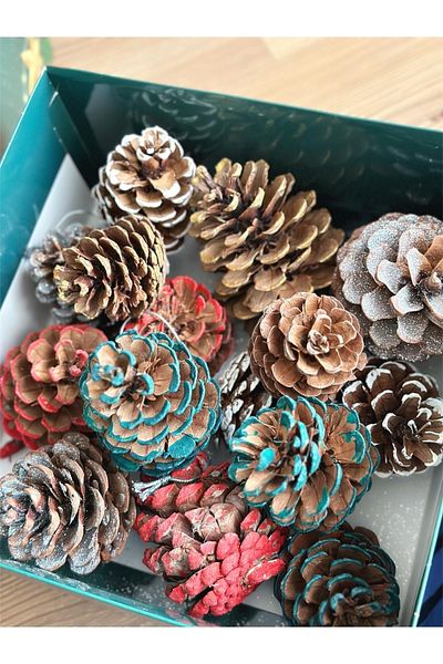 QUEEN AKSESUAR New Year Christmas Door Wall Room Pine Tree Table Tableware Presentation Ornament Large Colorful Glittered Cone Set