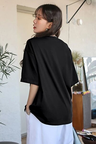 MODAGEN Women's Black Original Vintage Printed Oversize T-shirt