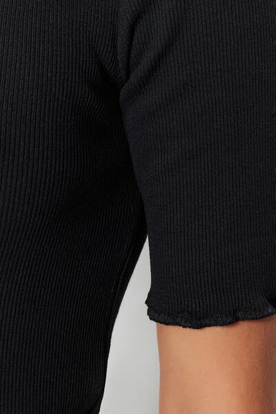 Trendyol Collection Μαύρη Εφαρμοσμένη Stretch Πλεκτή Μπλούζα TWOSS23BZ00025