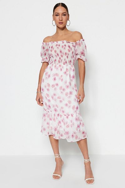 Trendyol Collection Ροζ σιφόν μίντι φόρεμα - Madonna γιακάς και λεπτομέρεια Gipe, υφαντή φόδρα TWOSS22EL0813