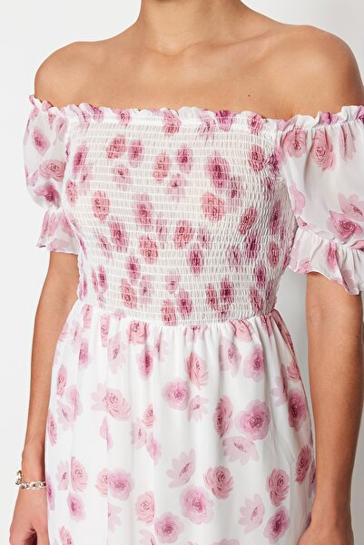 Trendyol Collection Rózsaszín sifon Midi ruha - Madonna gallér és Gipe részletek, szőtt bélés TWOSS22EL0813