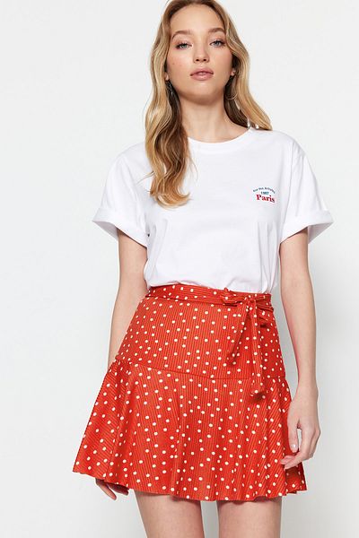 Trendyol Collection Mini-Strickshorts mit hoher Taille und Punktemuster im Granatapfelblüten-Rock-Look TWOSS21SR0621