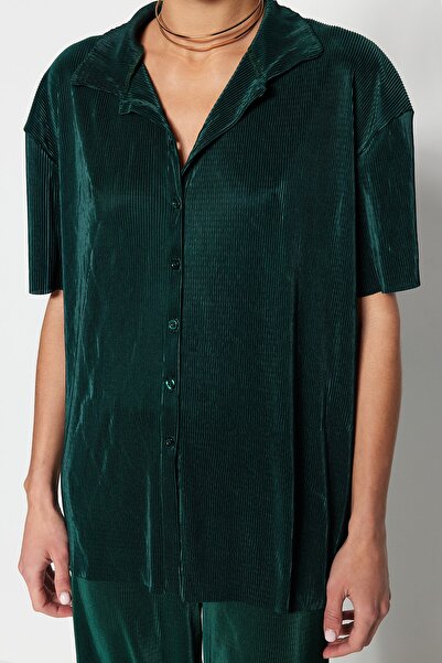 Trendyol Collection Zöld redőzött rövid ujjú túlméretes/széles szabású kötött ing TWOSS23GO00133