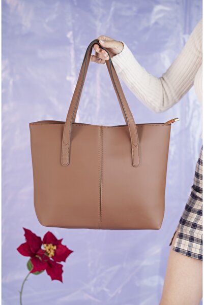 Mera Kahverengi Mat Deri Sade Ve Şık El Ve Omuz Çantası
