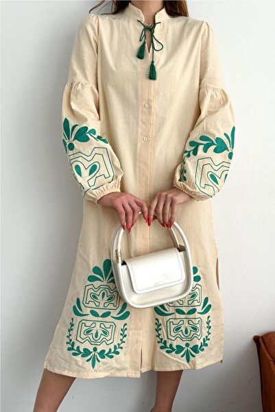 FEMELLE Dámské béžové vyšívané šaty se střapcem do pasu nové sezóny