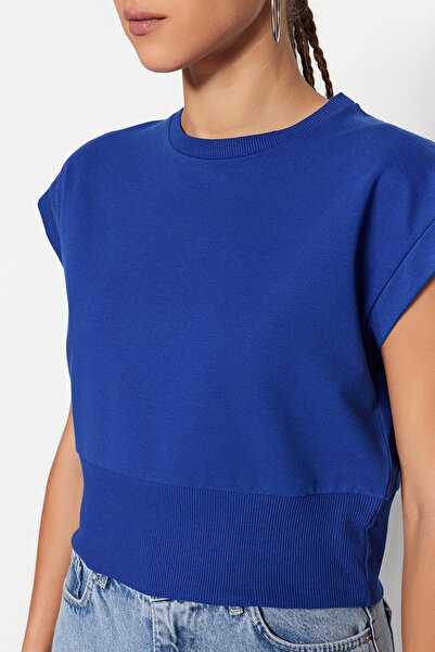 Trendyol Collection Bluză subțire tricotată cu mânecă joasă și cu decolteu turnat Indigo TWOSS22BZ0798