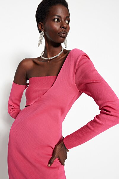 Trendyol Collection Rochie de seară detaliată cu ferestre/decupaj tricotaj fucsia TPRSS23EL00205