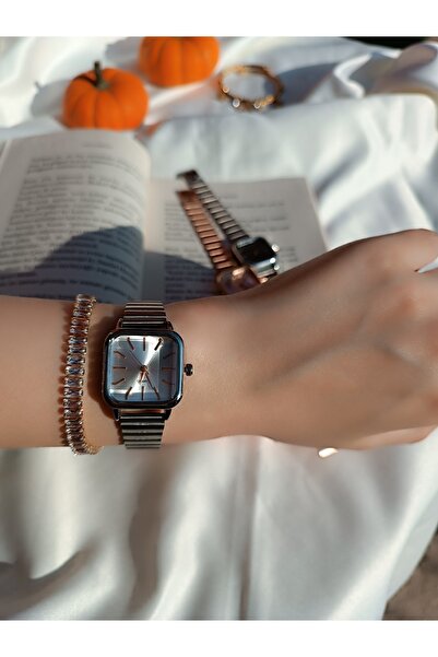 QUARTZ ساعة يد نسائية بسلك فضي مع قرص فضي