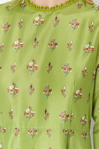Trendyol Modest Detailně tkané šaty s zeleným květinovým vzorem TCTSS23EB00167