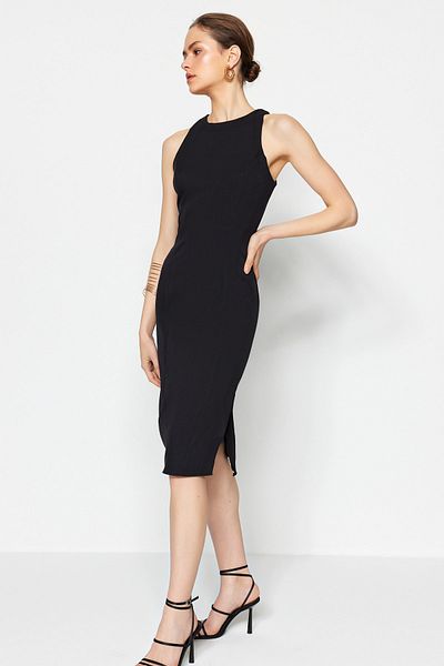 Trendyol Collection Černé vypasované midi tkané tkané šaty s ohlávkou TWOSS23EL00611
