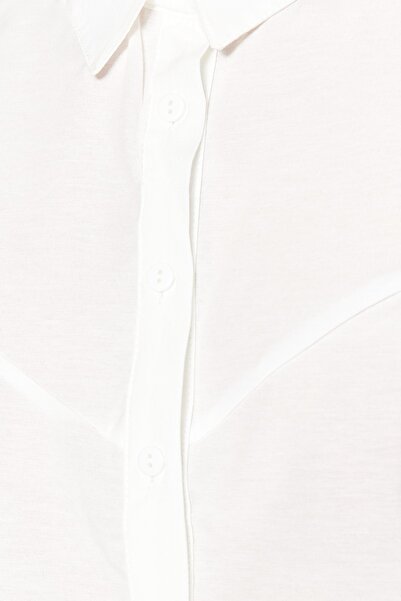 Trendyol Collection Ecru tkaná košile s podrobným vypasovaným pasem TWOSS23GO00160
