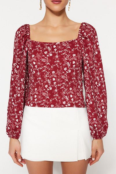 Trendyol Collection Roter, figurbetonter Pullover mit Blumenmuster und quadratischem Ausschnitt/strukturierte Strickbluse TWOAW22BZ0254